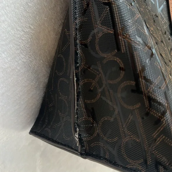 Gorgeous Calvin Klein handbag - Picture 9 of 11